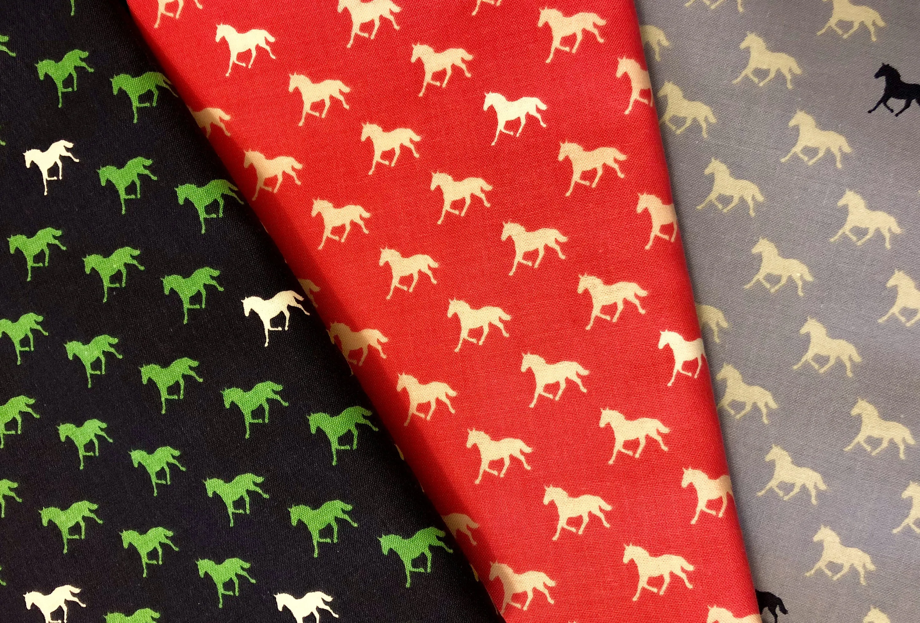Dark Pink Race Horses Self Tie Bow Tie