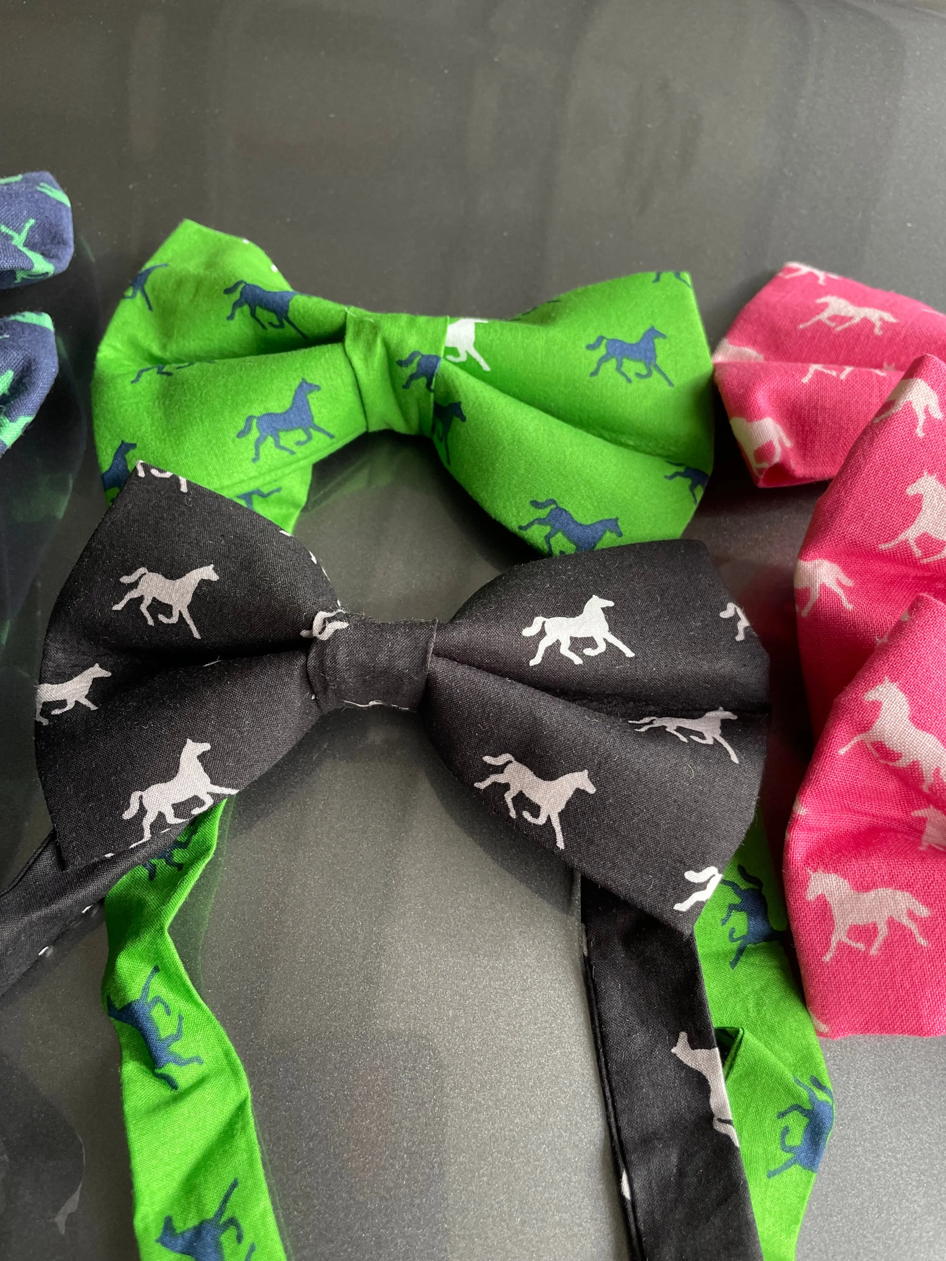 Dark Pink Race Horses Self Tie Bow Tie