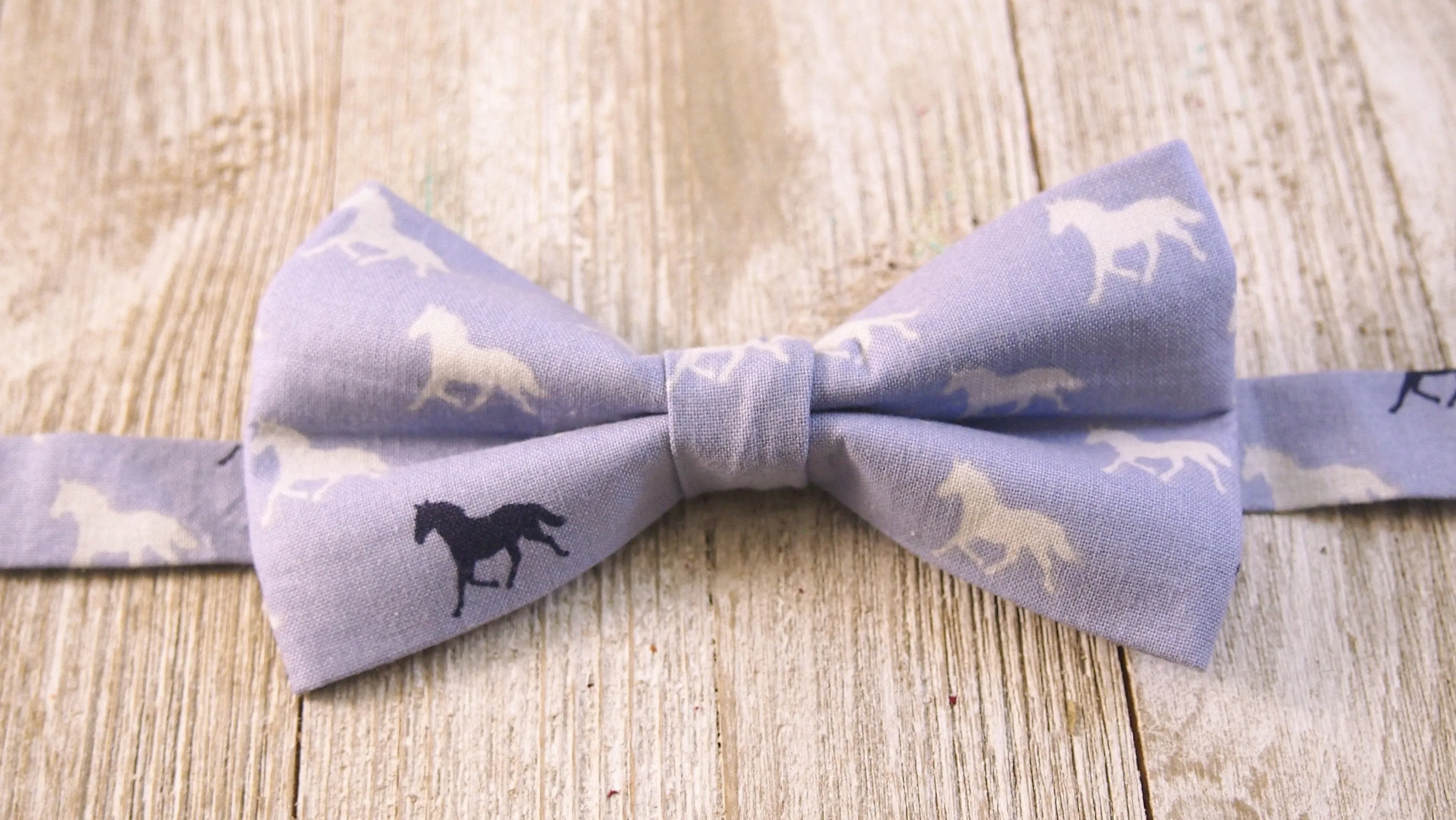 Derby Horses Bow Tie